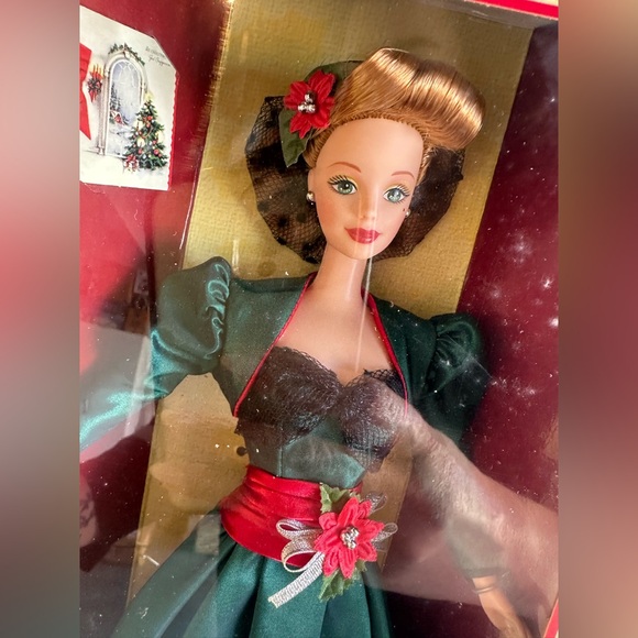 Special Edition "Holiday Sensation" Barbie 1998 - Picture 3 of 6